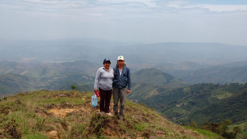 Familia Café Arú en las montañas de Huila